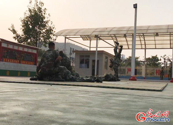 视频：用青春守护南粤空港看武警白云机场中队硬汉们的日常