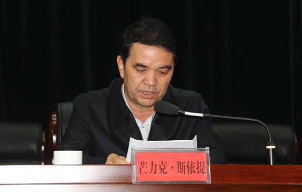 芒力克·斯依提当选新疆吐鲁番市市长