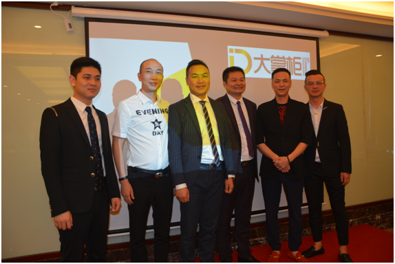 华西村人均收入_掌柜的店 人均消费(2)