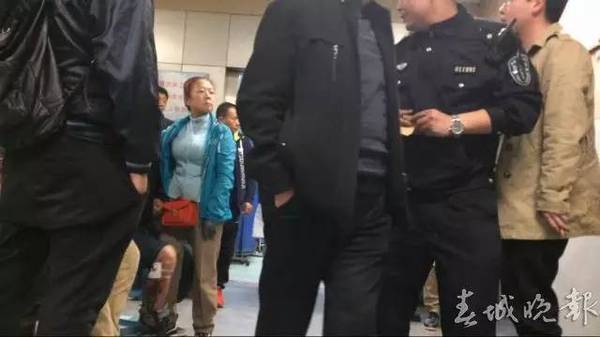 惊！90后女艺人在医院门口被捅死 正准备结婚(图)