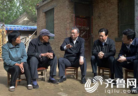 家庭月总收入_村民家庭收入调查