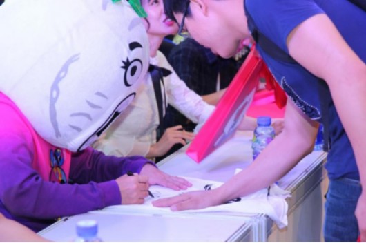 萤火虫动漫游戏嘉年华 携手暴走漫画再造盛事