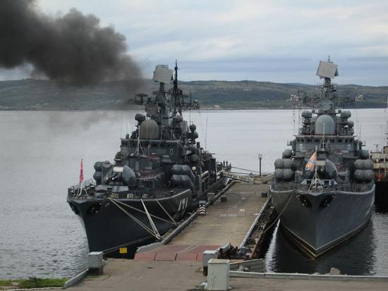 俄多艘舰艇放弃阅兵紧急出动 准备对付美国军舰