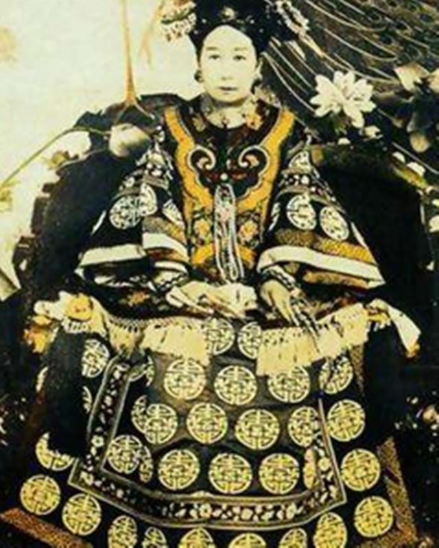 慈禧太後到底長的怎麼樣?看外國人都怎麼說,真相讓人詫異