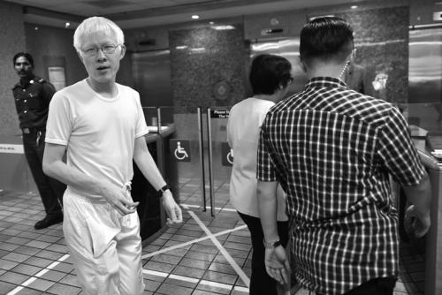 右圖是李光耀的長孫李毅鵬。