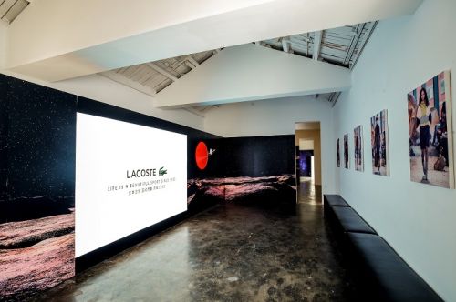 【新闻稿图片】LACOSTE 2017秋冬系列媒体预览_影片放映区