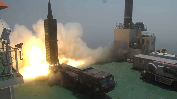 韩国成功试射韩版“东风15”导弹