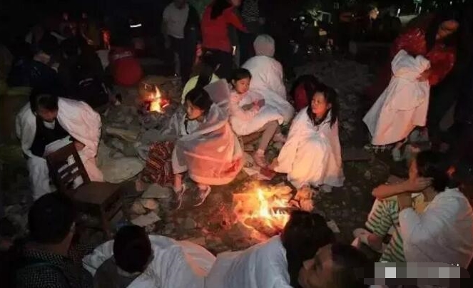 情系九寨沟紧急抗震救灾书画捐赠义卖活动倡议