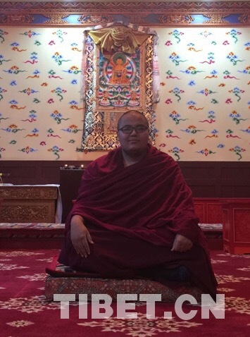 西藏千年古寺的“90后”住持：喜欢读《三体》