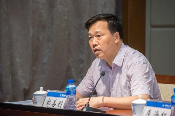 山东一大学校长写亲笔信唤回贫困生