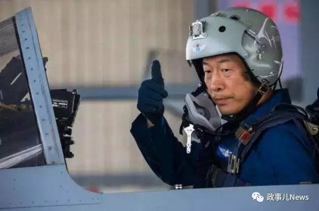 另外,地空导弹第一方队领队,原北京军区空军副参谋长刘明豹少将,已任