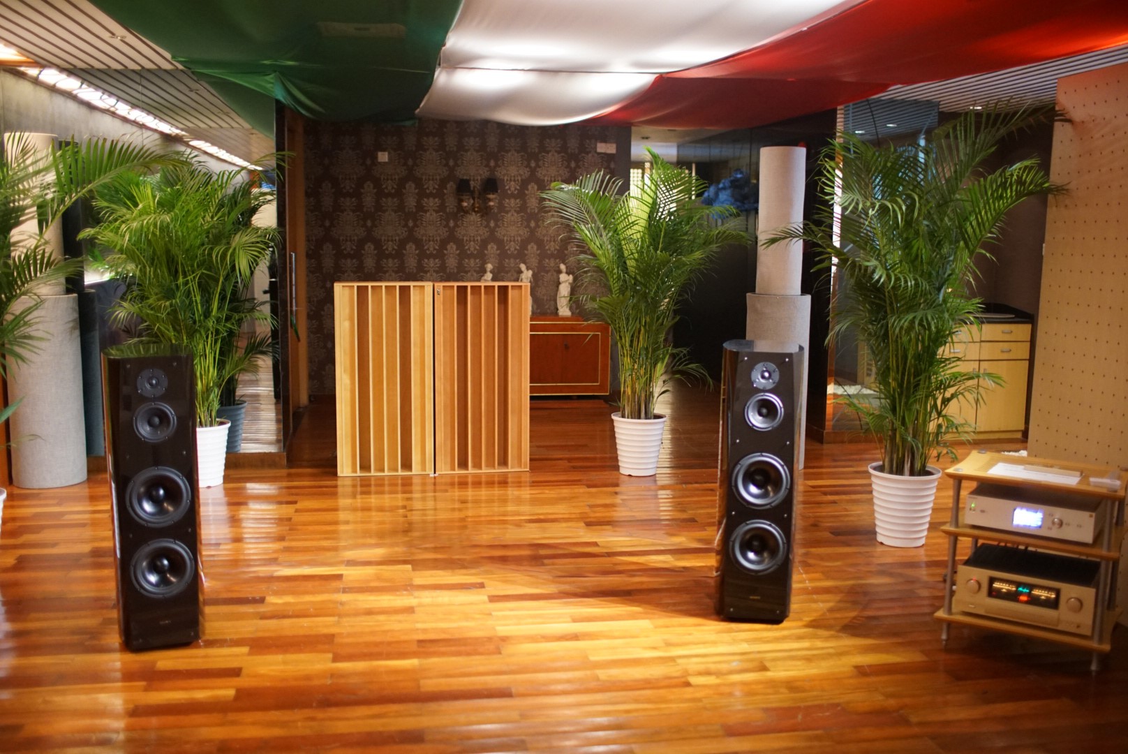 列领航,体验发烧魅力 索尼家庭音响亮相2017广