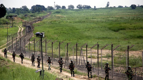 巴基斯坦连续4天炮击印军边界 彻夜开火战至黎明