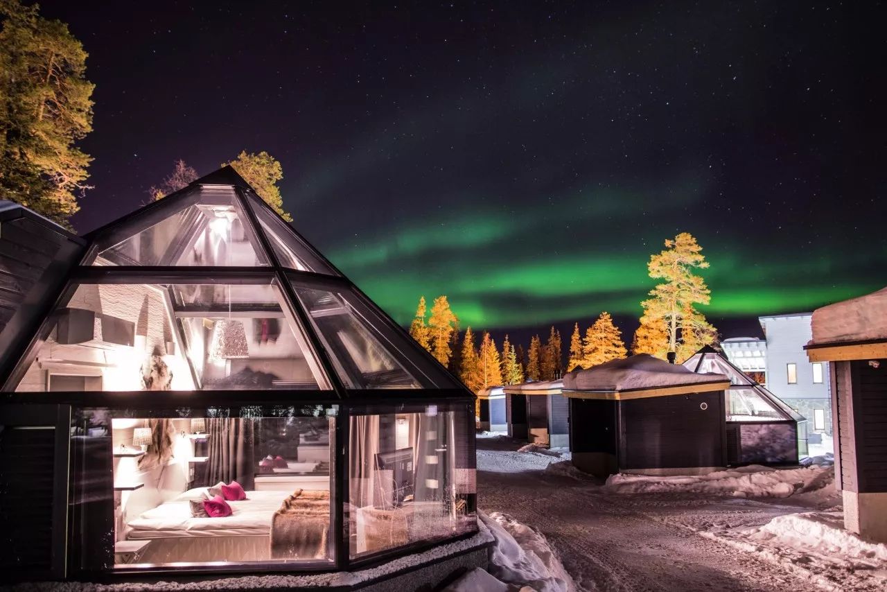 Santa's Hotel Aurora Glass Igloos - Discovering Finland