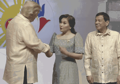 特朗普“顺便访问”菲律宾，杜特尔特表情有点复杂……