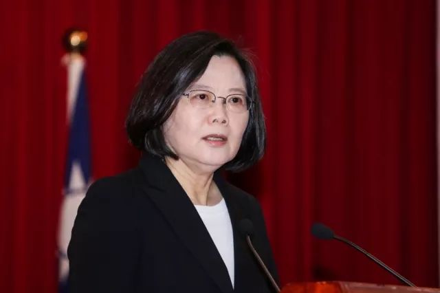 蔡英文妄称：台湾应严密监控解放军 适时采取必要措施