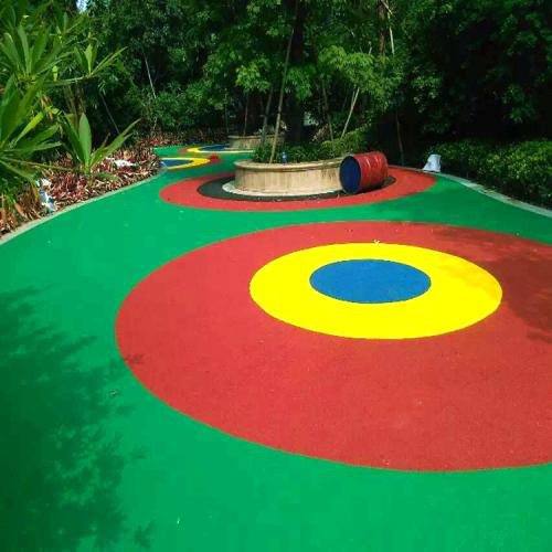 给孩子最好的童年 幼儿园地面室外场地设计信