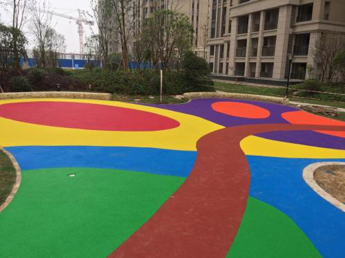 给孩子最好的童年 幼儿园地面室外场地设计信