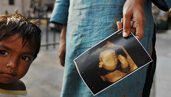 印度重男轻女报告出炉 2100万女儿被视为“多余”