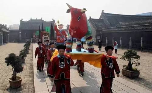 2月3日内乡县衙将举行大型世界非物质文化遗产项目“打春牛”