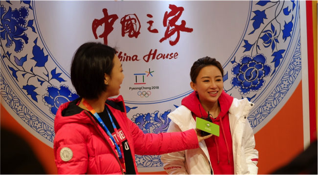 团长潘晓婷在“中国之家”接受豌豆蝠体育采访