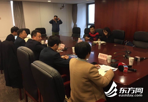 上海市交通委、市价检局、市公安局今天还联合对“美团打车”所属的“上海路团科技有限公司”进行约谈。