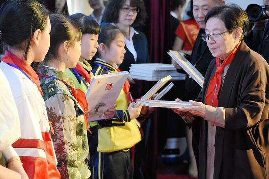 "咏唱经典在营口" ——谷建芬《新学堂歌》进校园公益