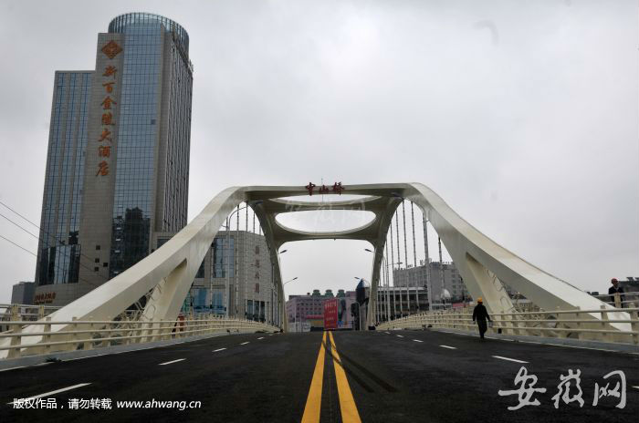芜湖中山桥明天竣工通车 改道公交车逐步恢复