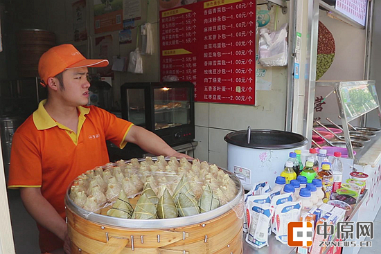 卖包子一下多了14万?包子铺老板回应炒作质疑 明日报警