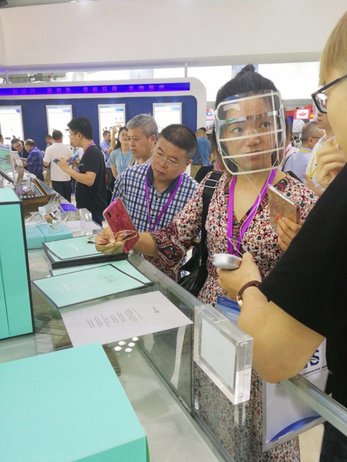 重庆高交会上墨希·若水大放异彩 黑科技分分