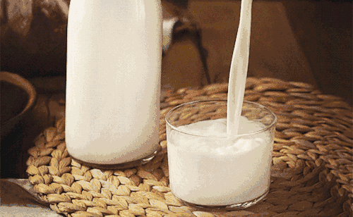 选好奶必知原则！乳品专家：天然活性营养是牛奶价值核心