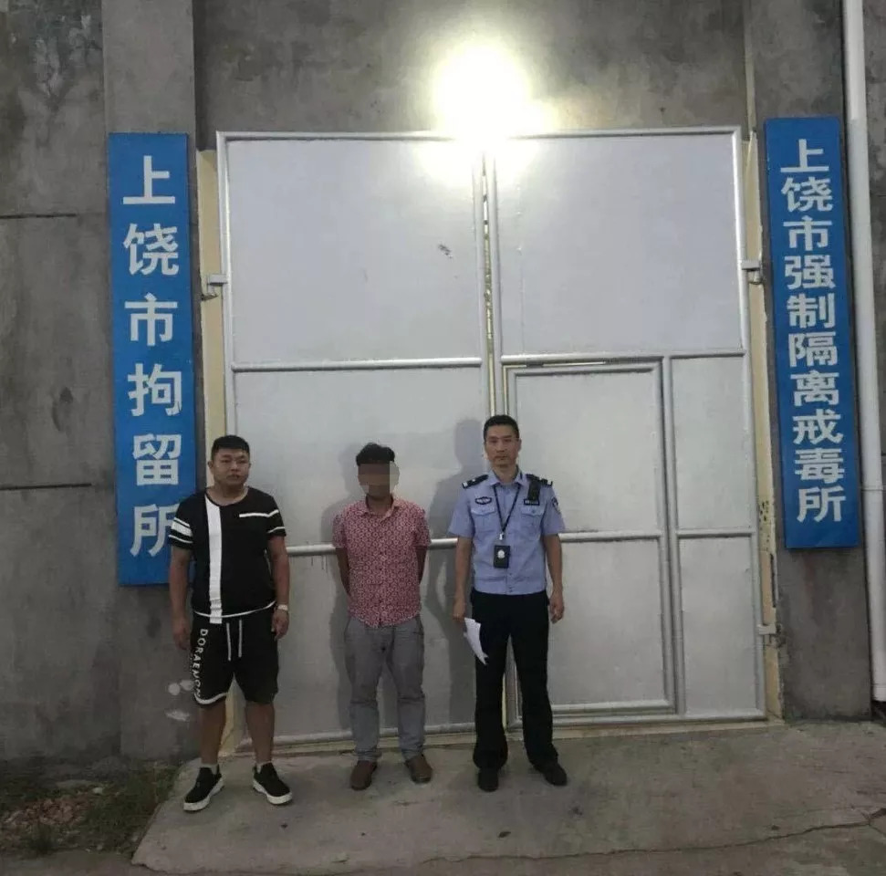 信州一男子酒后肆意损坏他人车辆被拘留