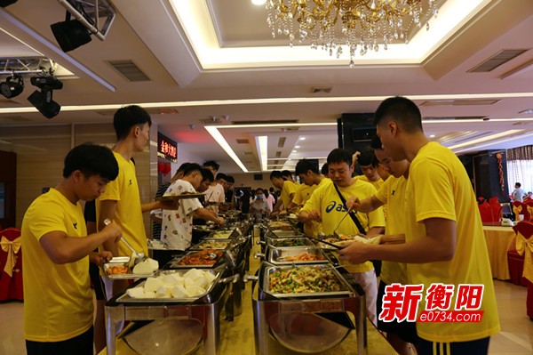 聚焦省运:11支青少年排球队报到 8日上午开赛