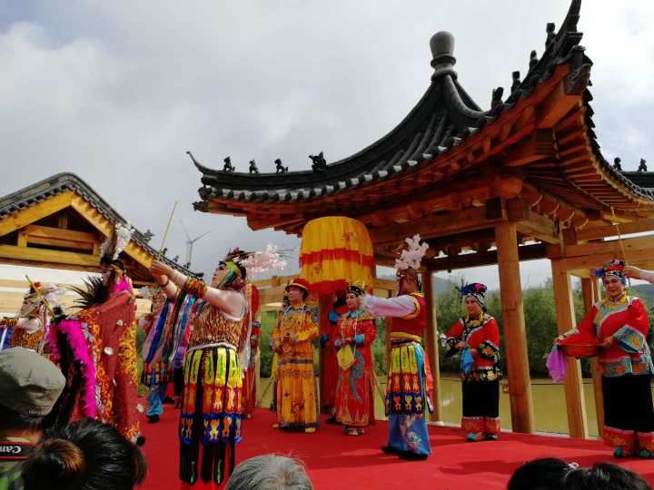 2018首届辽宁特色白酒小镇旅游文化节开幕