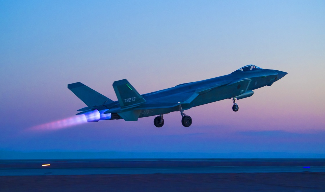 美媒估算2030中美俄战机数量 中国有500架五代机