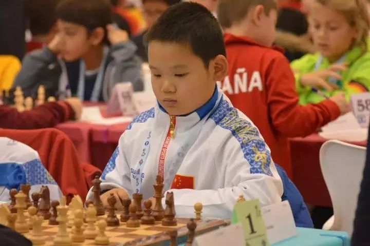 爸妈都想放弃了，杭州10岁男孩坚持到底成了世界冠军！