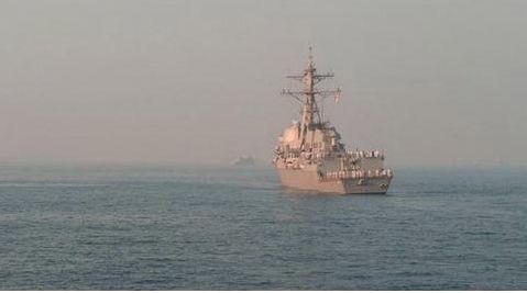 美军舰本想去俄海军驻地示威，结果“以最快速度逃了”