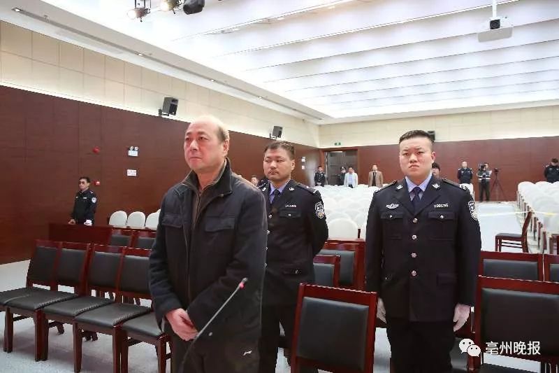 亳州涉黑武氏父子一审被判25年公安局原副局长也获刑