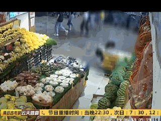 揪心!高空坠物砸中女童 发生了什么?谁该为这场