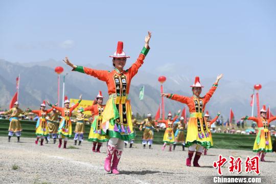 肃南裕固族自治县居住有裕固族、藏族、汉族、蒙古族等16个民族。　杨艳敏摄