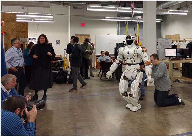 NASA的3个机器人去上大学，它们会学到什么？