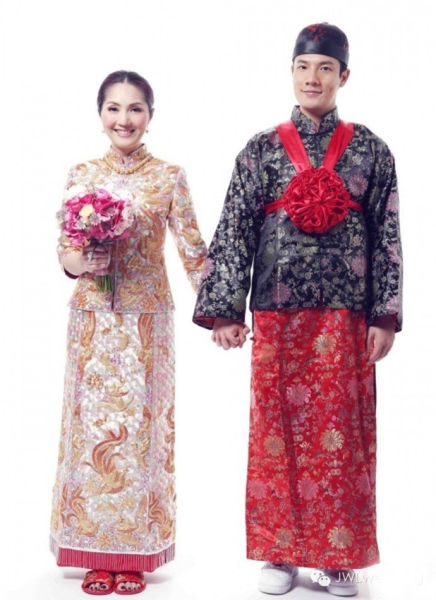 袁弘张歆艺大婚中式婚纱美翻天 女星凤冠霞帔