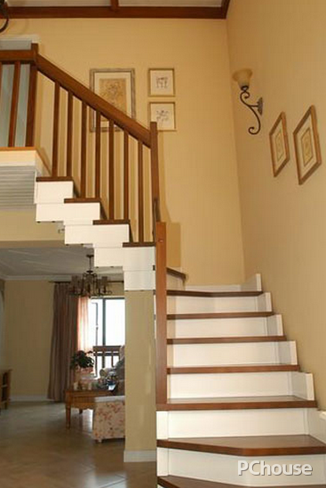 复式阁楼楼梯装修效果图
