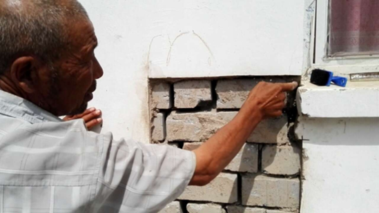甘肃定西地震安置房被指豆腐渣工程墙砖可抽出
