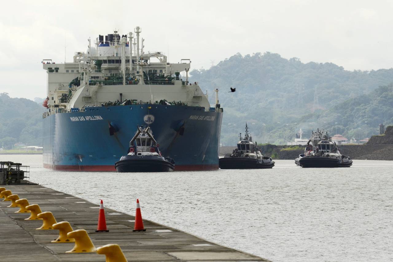 首批美国液化天然气经巴拿马运河运抵中国