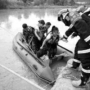 陕西：传销组织藏身河摊树林授课 上游泄洪36人被困