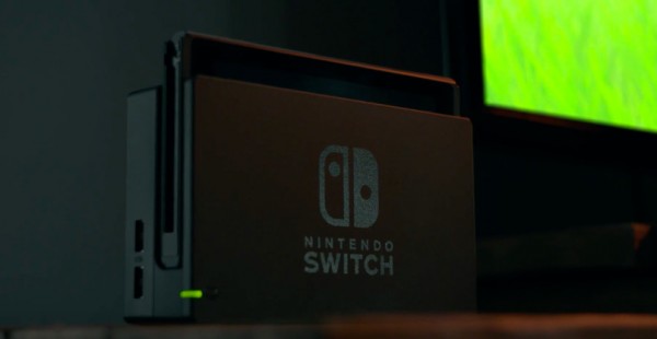 任天堂推出新款二合一便携游戏机“Switch”