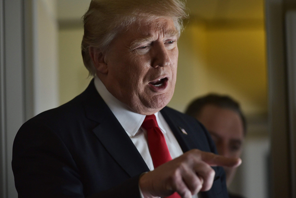 特朗普：每晚睡四五个小时当总统是&ldquo;超现实体验&rdquo;