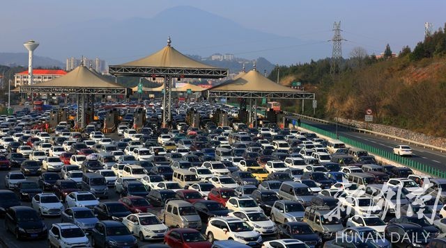 发展旅游业的好处_湖南旅游业收入