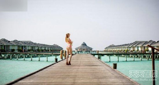 外国丈母娘送中国小伙礼物打开后让人脸红